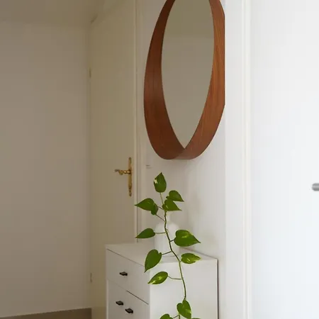 דירה Oasis With Large Balcony & Parking