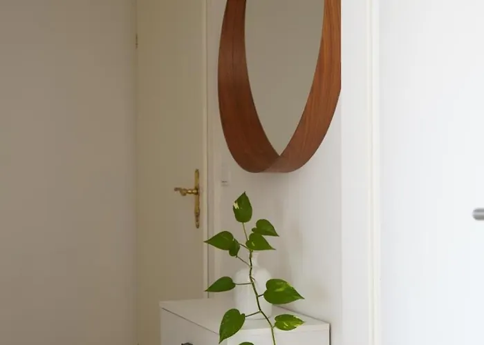 דירה Oasis With Large Balcony & Parking